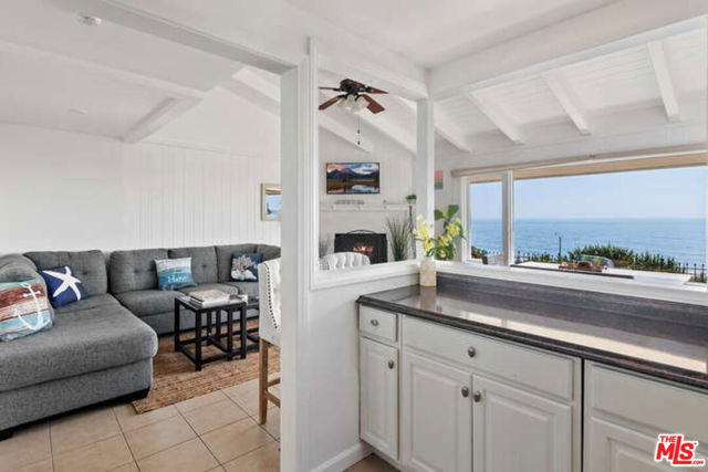 22609 Pacific Coast Highway, Malibu CA: https://media.crmls.org/mediaz/88455378-f91d-4aa1-a576-d32703bcd49c.jpg