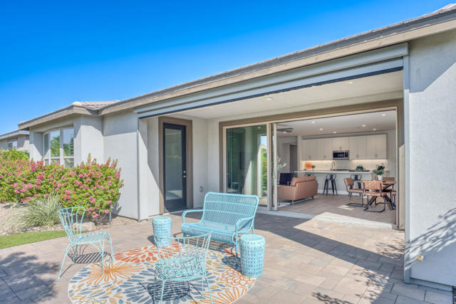 50565 Monterey Canyon Drive, Indio CA: https://media.crmls.org/mediaz/88455f1d-5f38-4f86-9565-7ba65cbaf5ff.jpg