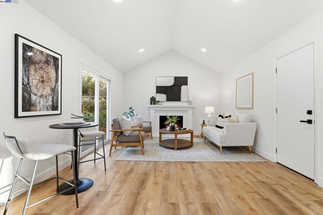 240 Carmelita Pl, Fremont CA: https://media.crmls.org/mediaz/8845751b-e12c-4c2a-883b-dce37b53ac01.jpg