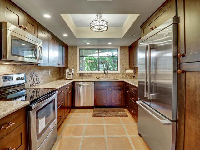 2001 E Camino Parocela, Palm Springs CA: https://media.crmls.org/mediaz/88458a1d-c917-4c37-a6b0-4874971f1bf1.jpg