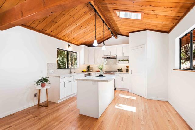 510 Warren Drive, Santa Cruz CA: https://media.crmls.org/mediaz/8845c22b-a74a-4648-953a-3c543a835bc0.jpg