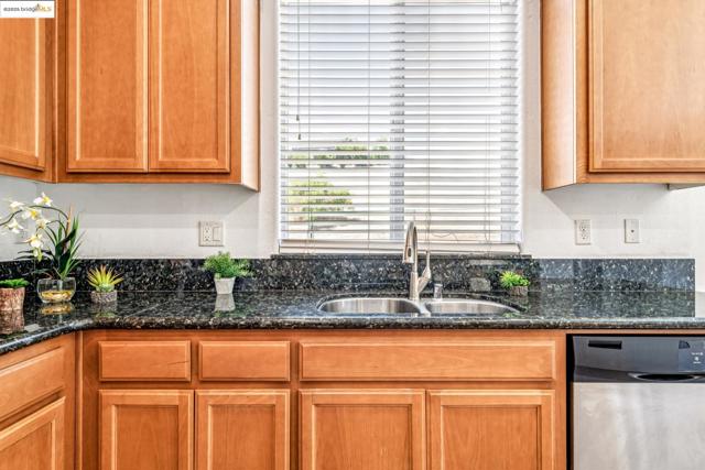 4576 Benton St, Antioch CA: https://media.crmls.org/mediaz/884601d9-4889-43ef-9eec-3776888b9c92.jpg