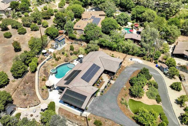 660 Via Rancho Pkwy, Escondido CA: https://media.crmls.org/mediaz/884651e7-e030-4300-aab6-8d164d79026b.jpg