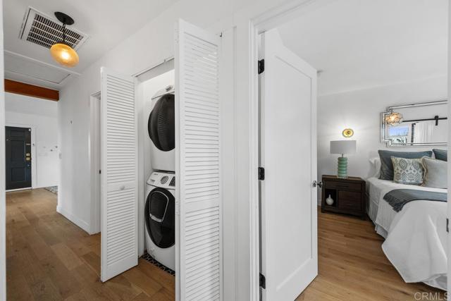 1400 Angelus Avenue, Los Angeles CA: https://media.crmls.org/mediaz/8846688b-f69a-4f84-8d14-a08d0e6f3bb0.jpg