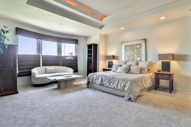 2589 Featherwood Street, Westlake Village CA: https://media.crmls.org/mediaz/88466b27-734c-4fe4-8616-b4e5f2addae5.jpg
