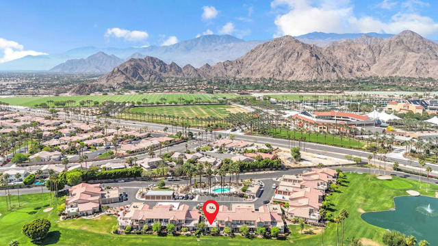 78179 Crimson Court, La Quinta CA: https://media.crmls.org/mediaz/88469954-fce1-44fd-8387-c9f66835edd4.jpg