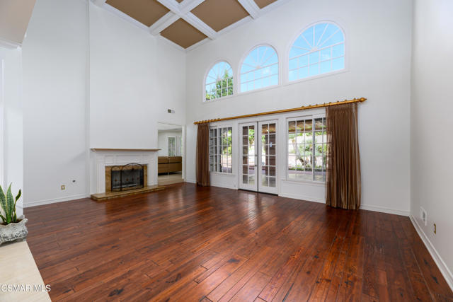 29515 Weeping Willow Drive, Agoura Hills CA: https://media.crmls.org/mediaz/8846d5a6-9a09-41da-80e5-1759df0a473b.jpg