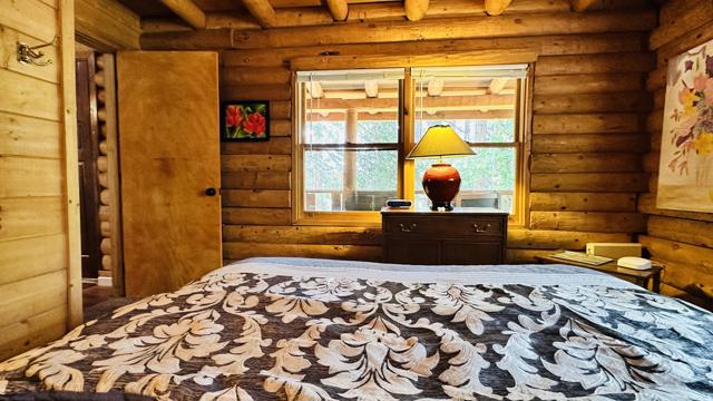 53341 Sherman Drive, Idyllwild CA: https://media.crmls.org/mediaz/88471fde-3a32-4abe-9af7-c472dc193ea6.jpg