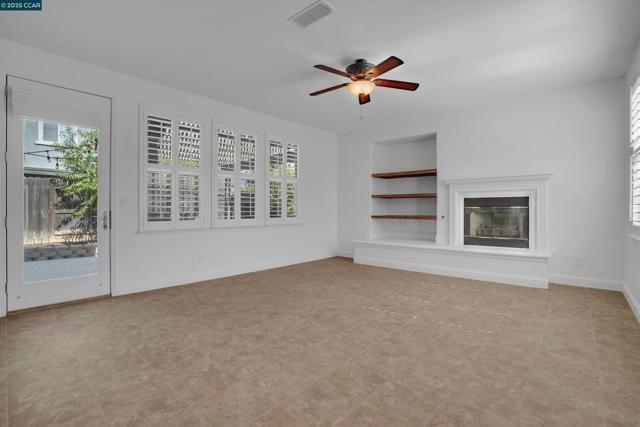 1411 Granite Creek Dr, Patterson CA: https://media.crmls.org/mediaz/884726a0-f7ab-490a-9dca-190e16e525b7.jpg