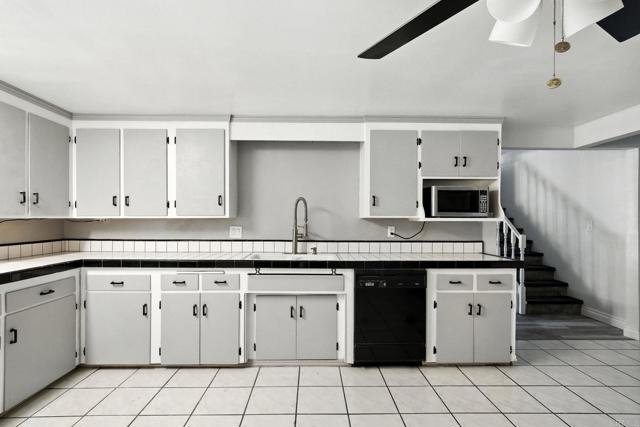 Detail Gallery Image 6 of 37 For 10150 Sierra Madre Rd, Spring Valley,  CA 91977 - 4 Beds | 3 Baths