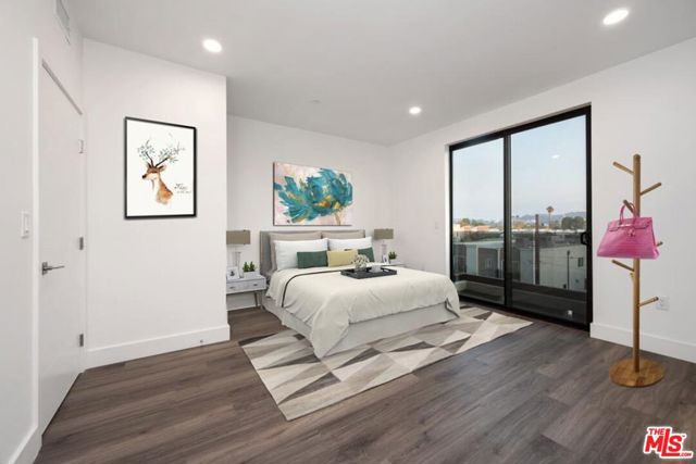 10947 HARTSOOK Street, North Hollywood CA: https://media.crmls.org/mediaz/88479b03-5290-4f91-a1ef-b3cbdd7d9903.jpg