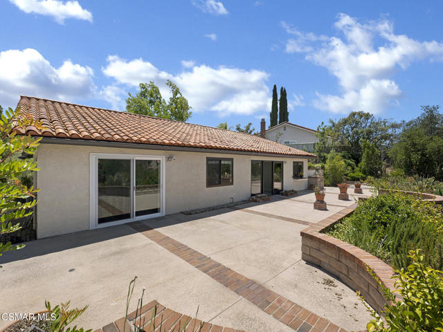 2031 Channelford Road, Westlake Village CA: https://media.crmls.org/mediaz/8847a608-e90d-4c59-9b84-1d1be748b42c.jpg