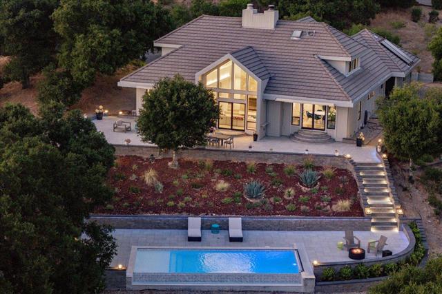 31499 Via Las Rosas, Carmel Valley CA: https://media.crmls.org/mediaz/88482da3-a1a2-4294-900c-fd828233eb3b.jpg