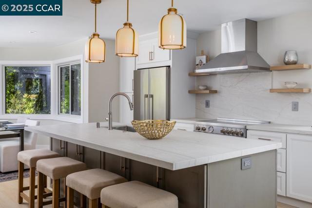 644 Terra Calif Dr, Walnut Creek CA: https://media.crmls.org/mediaz/88487b01-19ec-49a9-8cca-f843648fab2c.jpg
