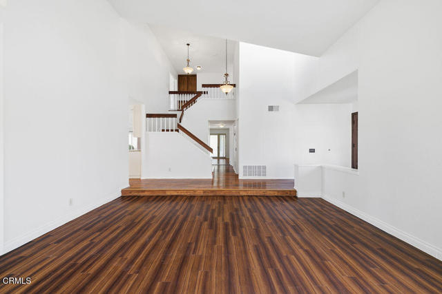 Detail Gallery Image 9 of 40 For 4024 Cliffrose Ave, Moorpark,  CA 93021 - 5 Beds | 3 Baths