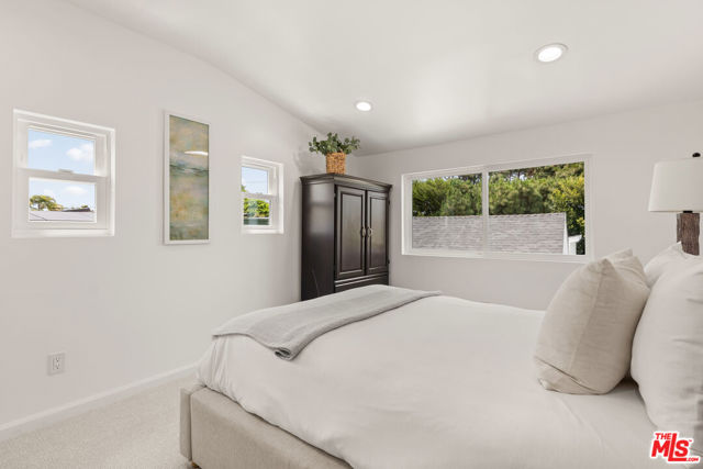 6399 W 80th Street, Los Angeles CA: https://media.crmls.org/mediaz/8848e0bf-eaf3-4f42-96ed-f29cb436807b.jpg