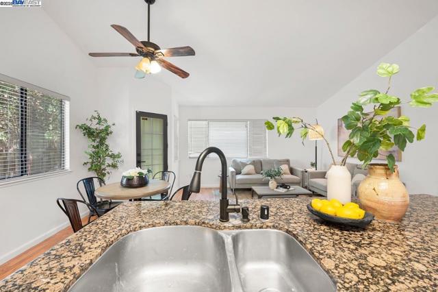5917 Pine Vista Way, Elk Grove CA: https://media.crmls.org/mediaz/88495f30-46cc-44cb-a018-2367682f5388.jpg