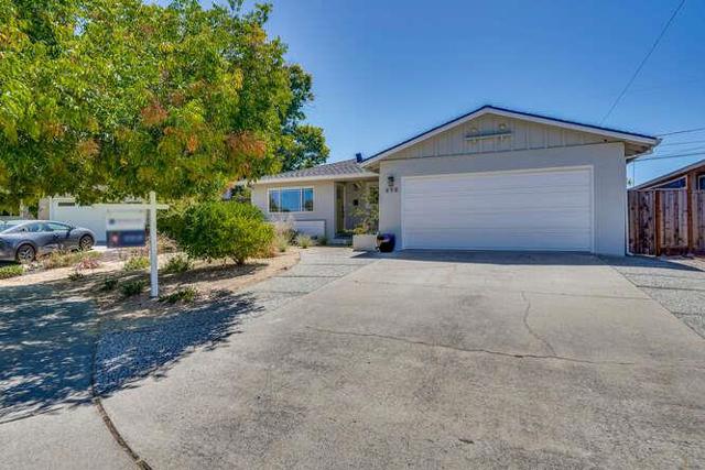 898 La Plata Plaza, Campbell CA: https://media.crmls.org/mediaz/8849ec0d-1205-46e4-8ac4-d8127d4a0df2.jpg
