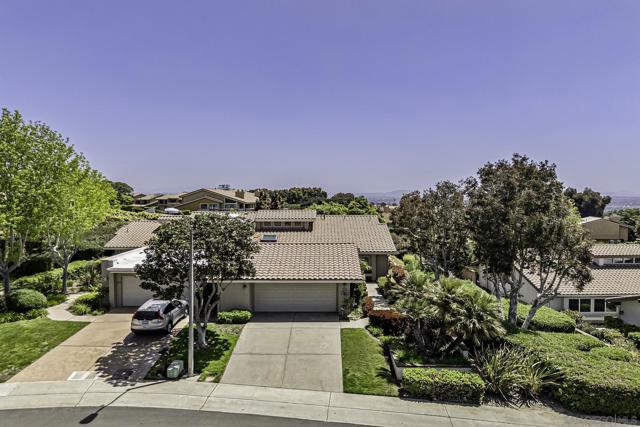 6375 Via Cabrera, La Jolla CA: https://media.crmls.org/mediaz/884a7ba9-3bf4-4d36-9c7e-19e01f05d5aa.jpg