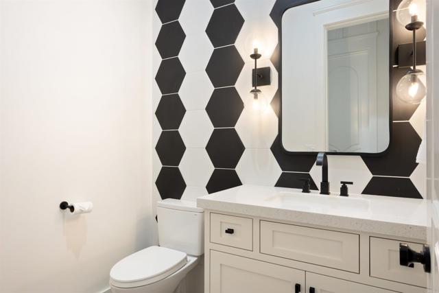 42144 Citrus Heights Road, Temecula CA: https://media.crmls.org/mediaz/884b6847-2ca1-4c30-8cab-0d822cdd17a4.jpg