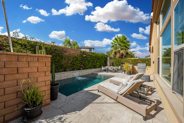 80450 Platinum Way, La Quinta CA: https://media.crmls.org/mediaz/884d2001-5261-4467-b02d-5e65a5a87140.jpg