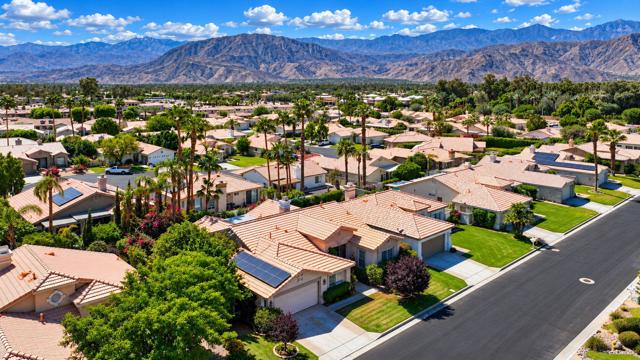 245 Strada Nova, Palm Desert, CA 92260