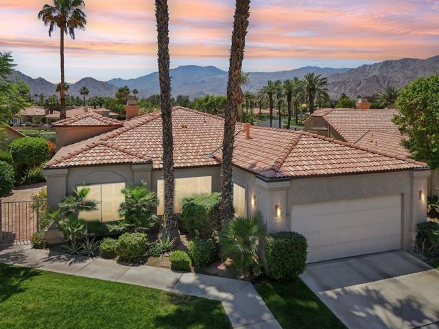 48509 ViA Encanto, La Quinta CA: https://media.crmls.org/mediaz/884e5510-91d4-4b32-a093-1c975ad807f7.jpg