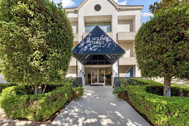 Detail Gallery Image 2 of 51 For 300 N El Molino Ave #319,  Pasadena,  CA 91101 - 2 Beds | 2 Baths