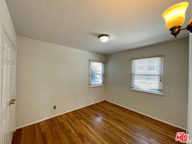 5954 W 85Th Place, Los Angeles CA: https://media.crmls.org/mediaz/884fadbd-a06b-4e14-9908-aee8964495d0.jpg