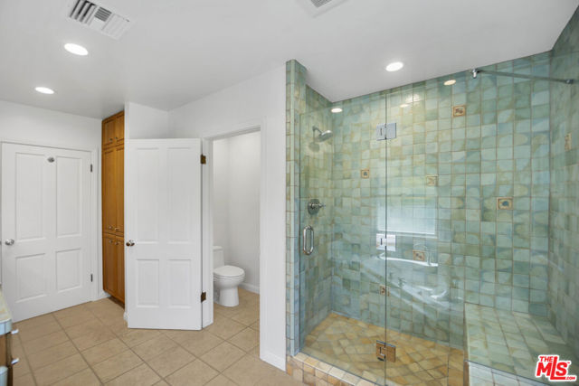 1231 Club View Drive, Los Angeles CA: https://media.crmls.org/mediaz/884ff26d-9736-4054-9b36-50a31c1a40b9.jpg