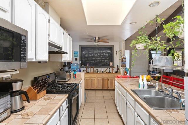 3575 Madison St, Carlsbad, California 92008, 4 Bedrooms Bedrooms, ,2 BathroomsBathrooms,Single Family Residence,For Sale,Madison St,240019910SD