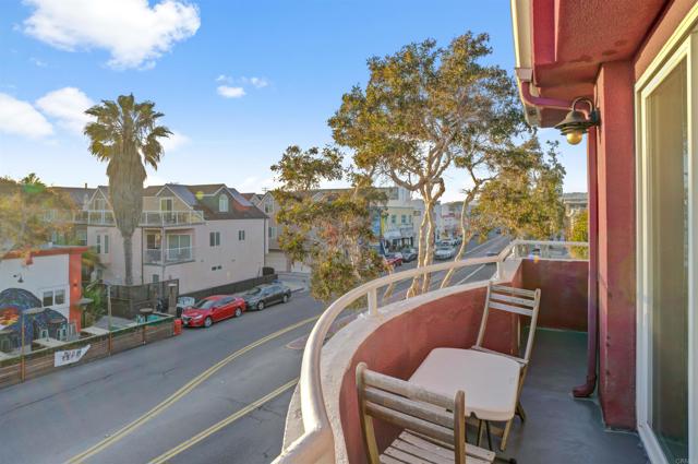 Detail Gallery Image 21 of 25 For 3715 Mission Bld, San Diego,  CA 92109 - 3 Beds | 2 Baths