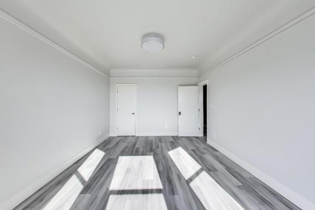 811 Oak Street, San Francisco CA: https://media.crmls.org/mediaz/885077ba-205d-494e-a115-98fa385575dd.jpg