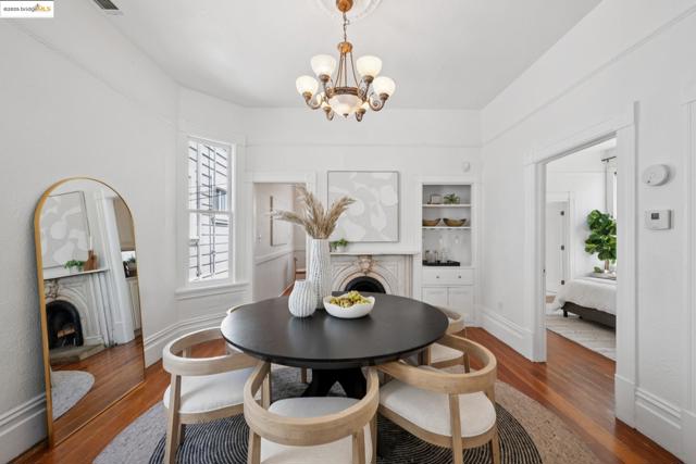 3116 Harrison St, Oakland CA: https://media.crmls.org/mediaz/88513889-714b-4638-8c07-d0492c578553.jpg