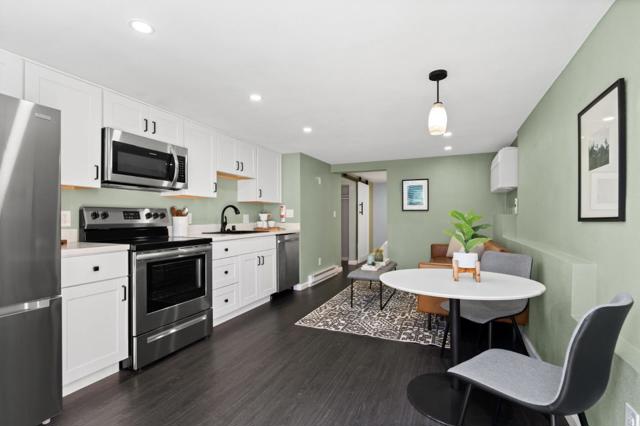 8124 Greenly Drive, Oakland CA: https://media.crmls.org/mediaz/88513e27-cde6-445d-b2ba-c7ecdf02bafa.jpg