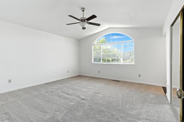 2200 Den Helder Drive, Modesto CA: https://media.crmls.org/mediaz/88514678-92e8-436e-a8a1-b039b0240e02.jpg