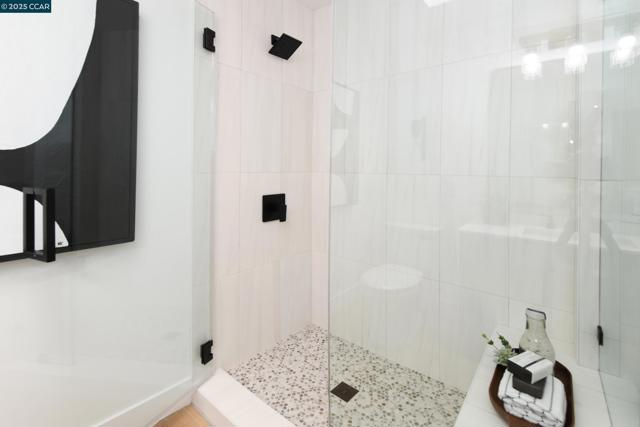 2101 Golden Rain, Walnut Creek CA: https://media.crmls.org/mediaz/88519601-54f1-4cbe-ae4e-efc74d994b3b.jpg