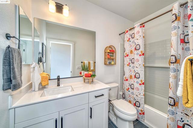 28973 Parkwood Lane, Hayward CA: https://media.crmls.org/mediaz/8851cc55-c73c-4966-8fbd-60d705f52825.jpg