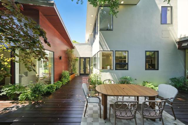 502 Palm Avenue, Los Altos CA: https://media.crmls.org/mediaz/8851dc42-4bc9-4ab0-9895-564816b672ff.jpg