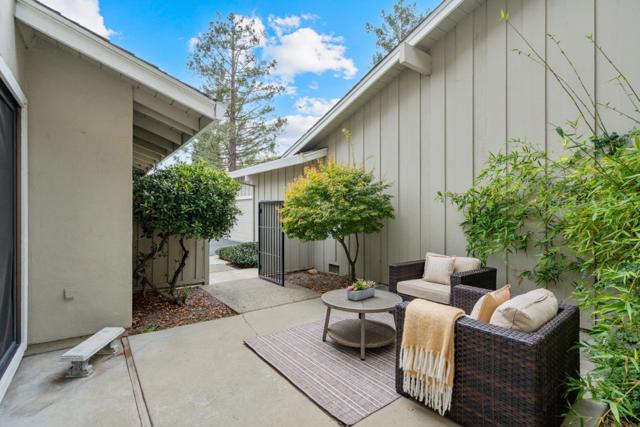 30 Donnas Lane, Hollister CA: https://media.crmls.org/mediaz/8852ab55-935b-4319-bc4a-8a0ff5e09e5e.jpg