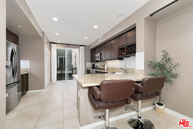 507 Rockefeller, Irvine CA: https://media.crmls.org/mediaz/8853267b-711e-4587-83f8-4893a24aacd5.jpg