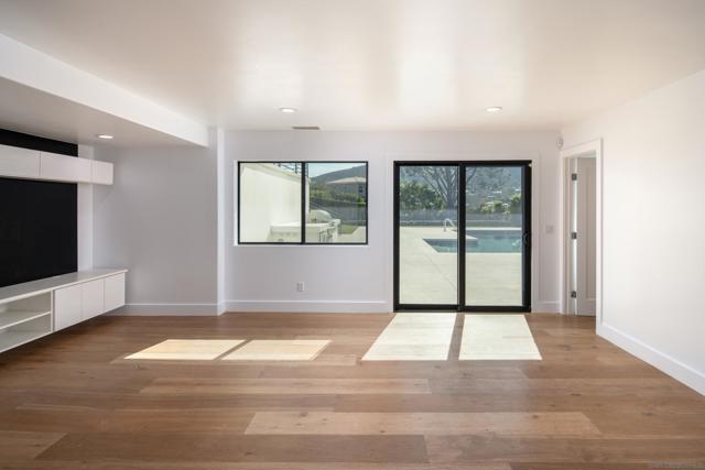 2641 Costebelle Dr, La Jolla CA: https://media.crmls.org/mediaz/88533151-0dbf-4929-a3b6-8b19c8e2d072.jpg