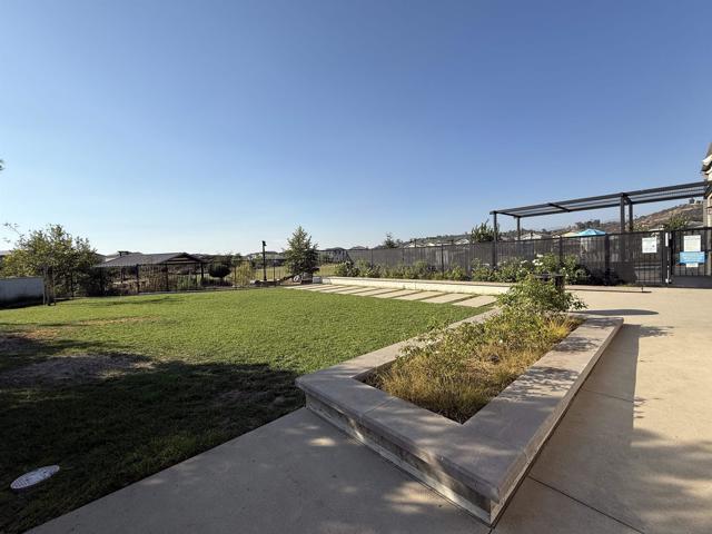 27983 Moosa Creek Way, Valley Center CA: https://media.crmls.org/mediaz/88533823-e9dd-4c32-beff-594779f97f0e.jpg