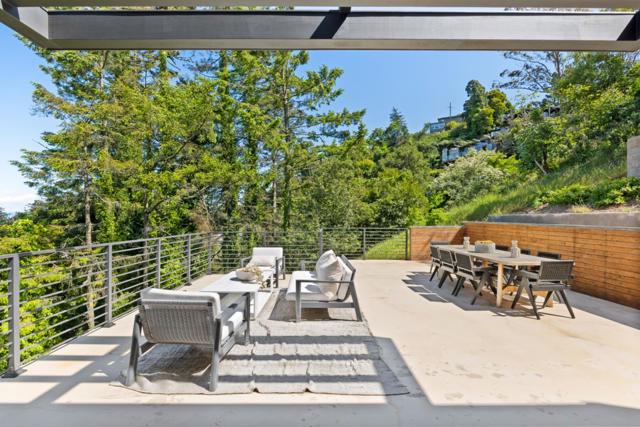 3 Wolfback Ridge Road, Sausalito CA: https://media.crmls.org/mediaz/8853dcd5-e55c-4f2e-bf90-0be86a062ebe.jpg
