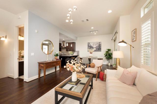 2835 Alvarado Avenue, San Mateo CA: https://media.crmls.org/mediaz/88543e04-bc68-4116-b49a-07896c9a1dfa.jpg