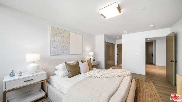 153 San Vicente Boulevard, Santa Monica CA: https://media.crmls.org/mediaz/8855738f-59df-4e91-9959-a216f1b0fea4.jpg