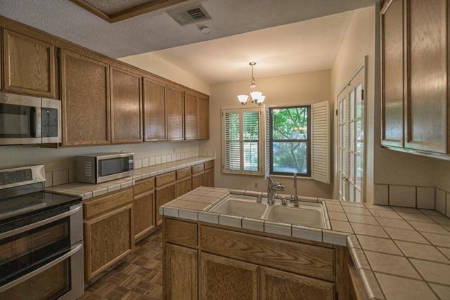 991 La Mesa Terrace, Sunnyvale CA: https://media.crmls.org/mediaz/8855a0f7-6d99-45d9-afbf-5fdfe049d21f.jpg