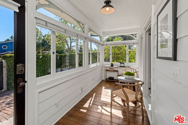 2323 California Avenue photo 4