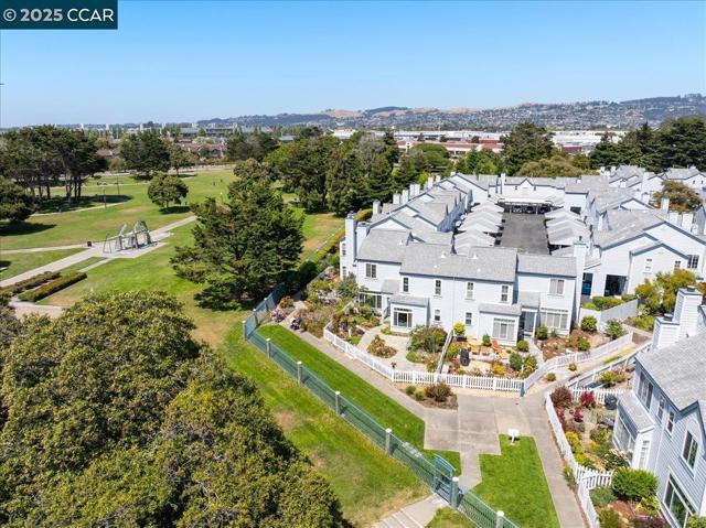 609 Commodore Dr, Richmond CA: https://media.crmls.org/mediaz/88560936-fcad-497c-a833-5b4ae9aaf5e2.jpg
