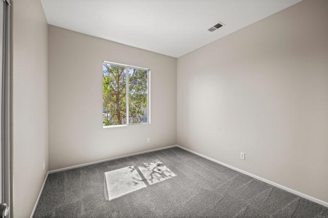 Detail Gallery Image 21 of 39 For 638 Sumner Way #2,  Oceanside,  CA 92058 - 4 Beds | 2/1 Baths